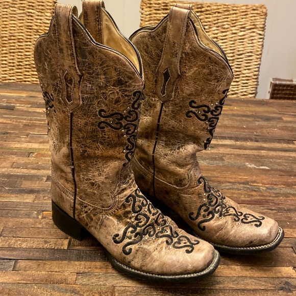 Corral Shoes - Corral Cowboy Boots with Design/Jewels